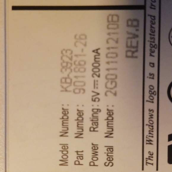 Wyse Technology 901861-26 Model KB-3923 PS/2 Corded Terminal Keyboard - Picture 2 of 7